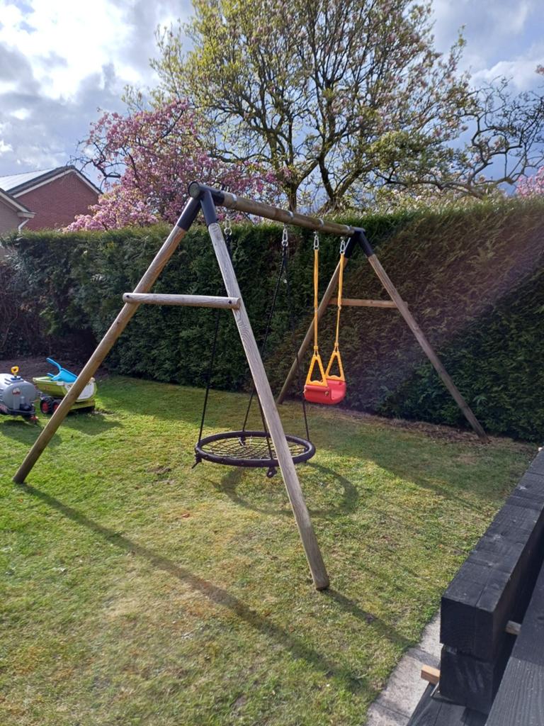 Mooie schommel in goede staat incl. haken en grondankers, Ophalen, Zo goed als nieuw, Schommel