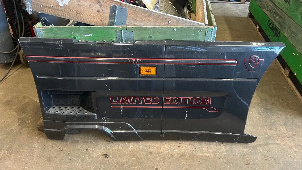 Scania Sideskirts voorloper r2 L, Auto-onderdelen, Vrachtwagen-onderdelen, Gebruikt, Scania, Carrosserie en Plaatwerk