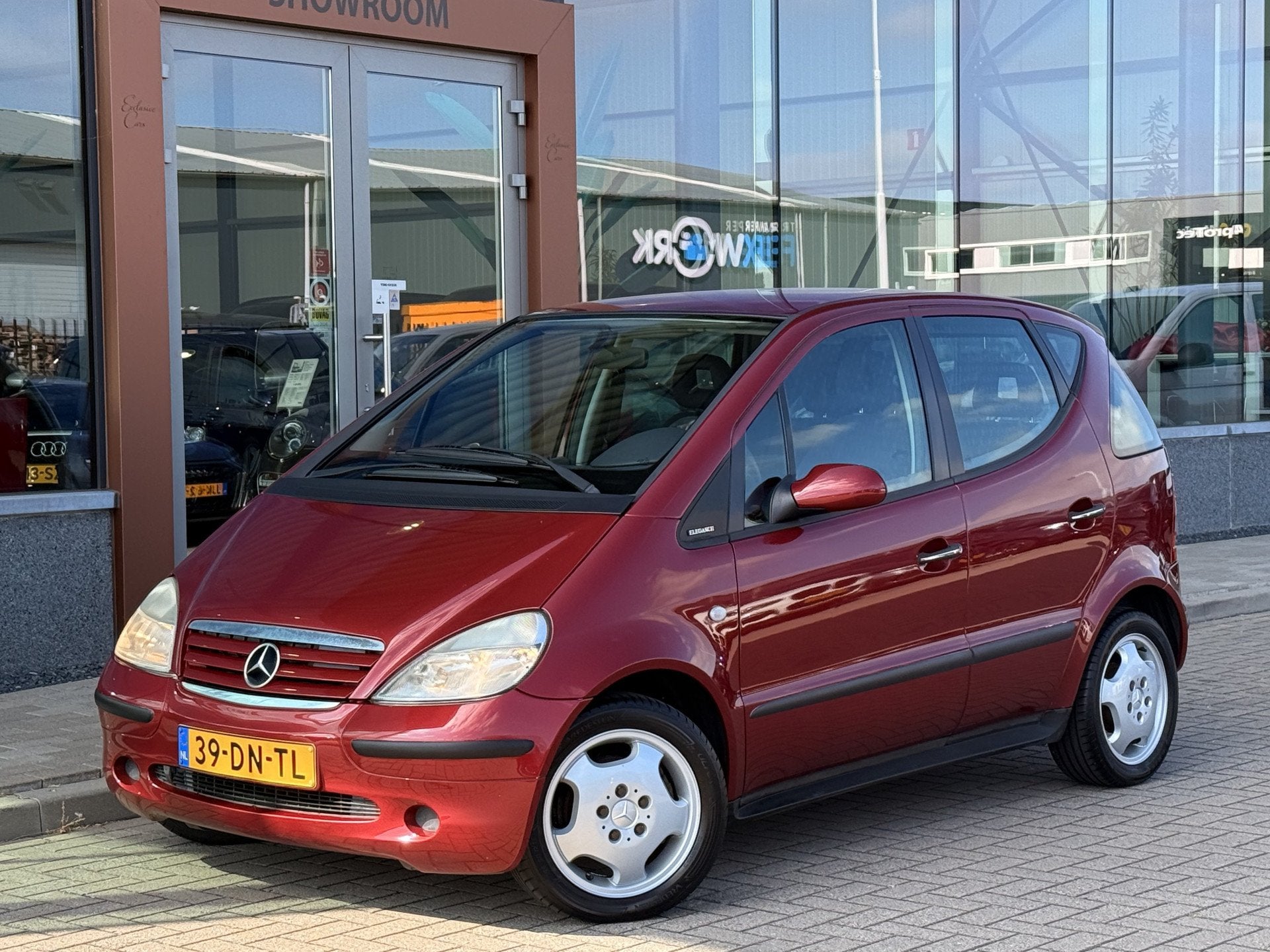 Mercedes-Benz A-Klasse 160 Elegance | Electrische Spiegels |, Auto's, Stof, Zwart, Bedrijf, 5 stoelen