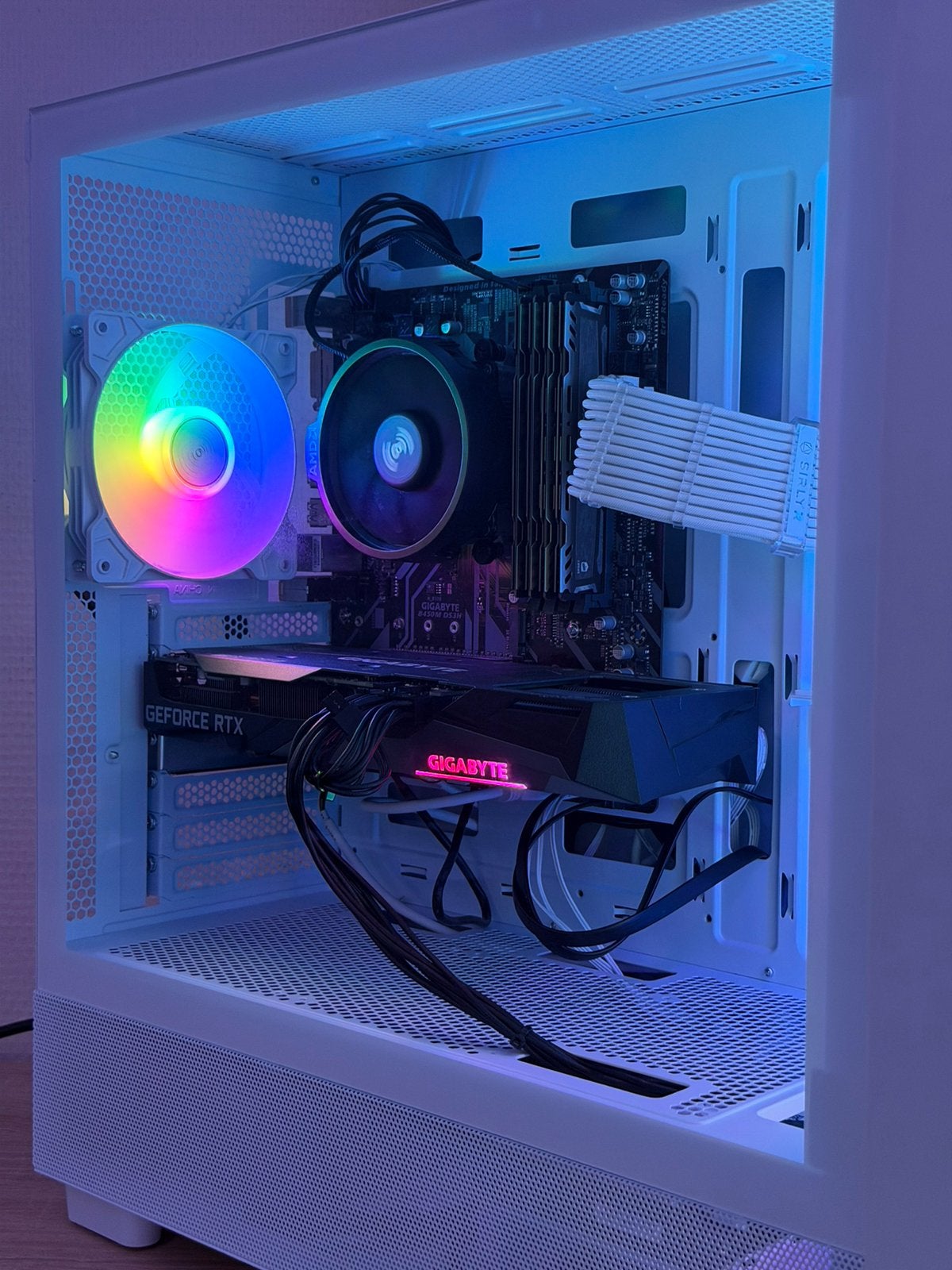 Witte Gaming PC | Ryzen 7 | Rtx 3060 TI | 1.25TB, Computers en Software, Desktop Pc's, Ophalen, Virtual Reality, Zo goed als nieuw