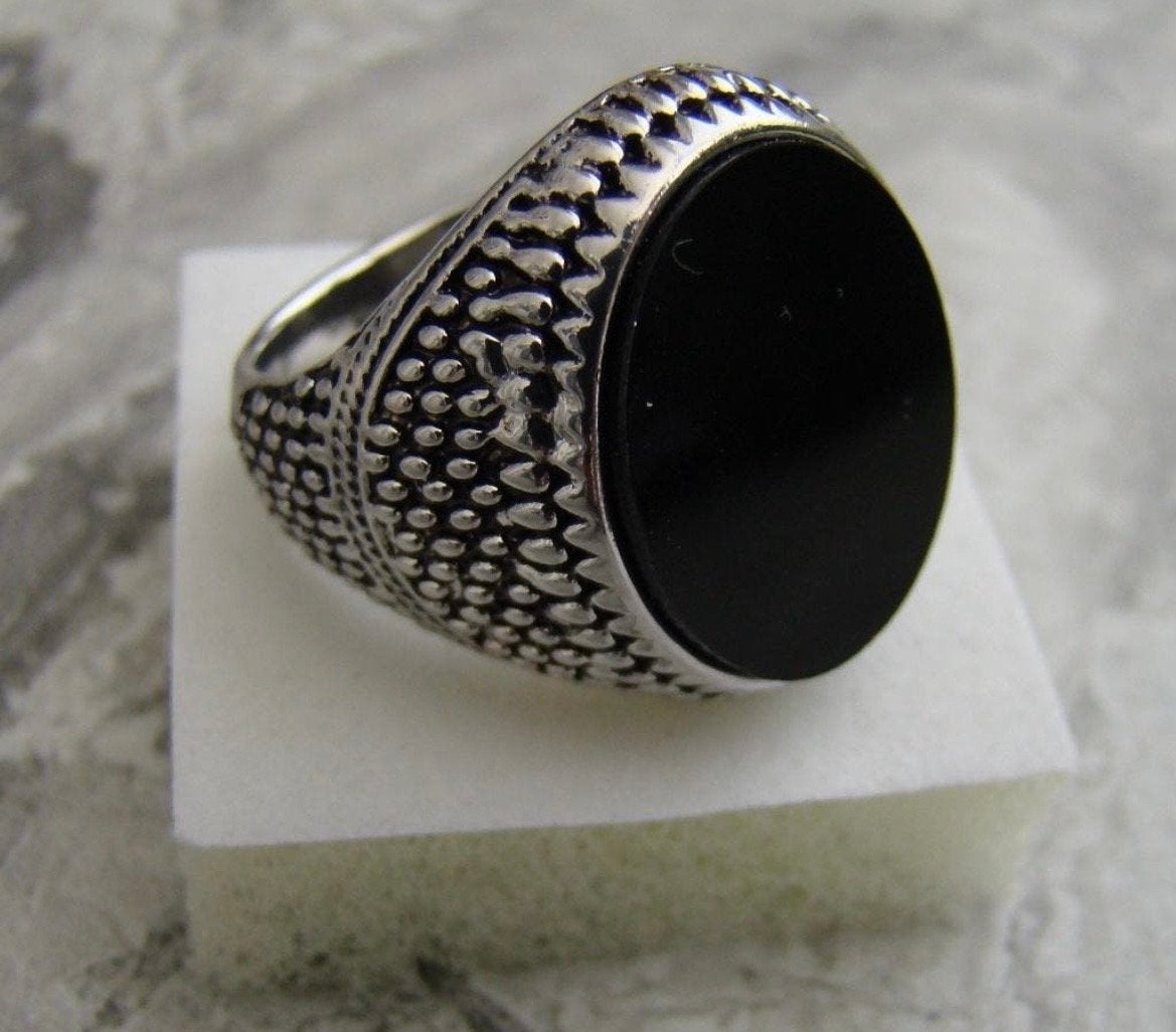 Nieuwe Tibetaanse zilveren ring met zwarte steen, maat 21, 20 of groter, Zwart, Nieuw, Ophalen of Verzenden
