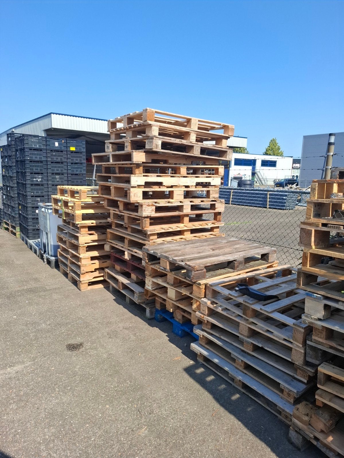 Partij gebruikte pallets, Ophalen