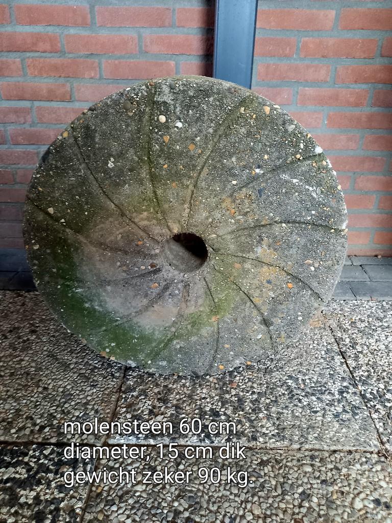 Molensteen, Tuin en Terras, Waterpartijen en Fonteinen, Ophalen, Gebruikt, Beton, Overige typen
