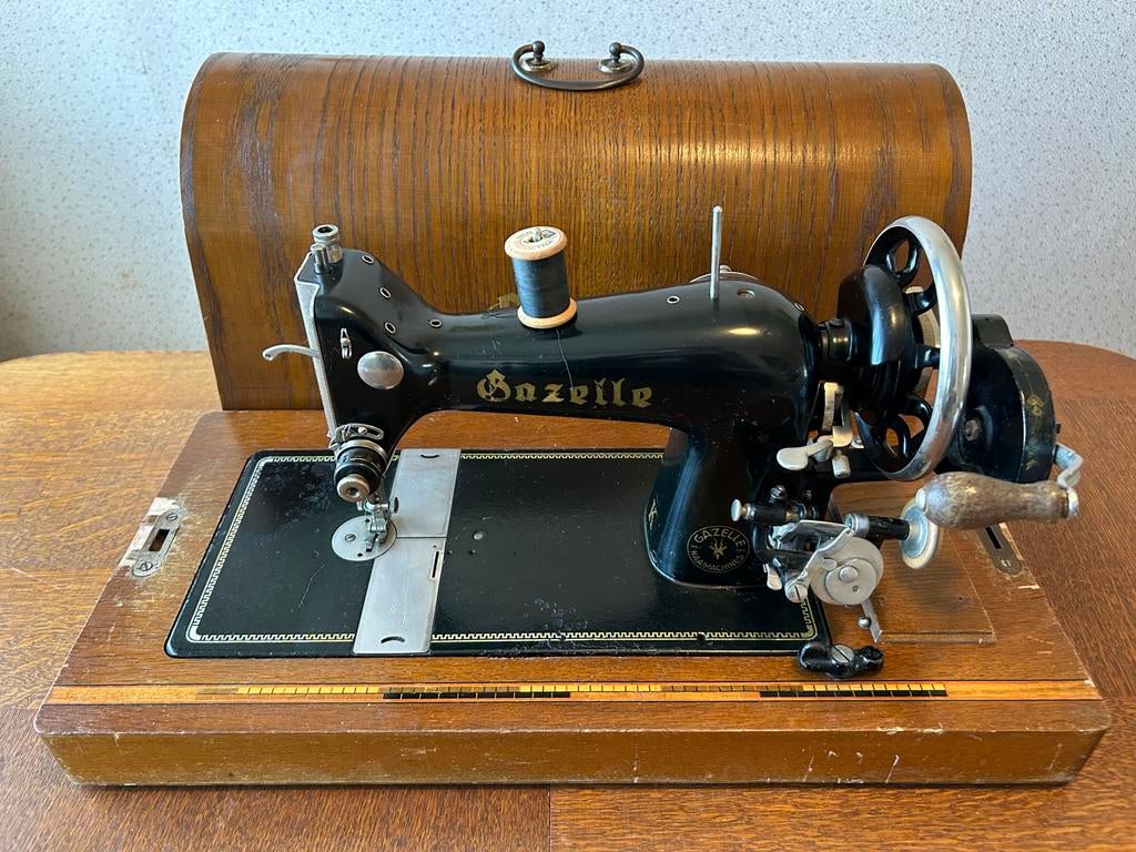 Antieke Gazelle handnaaimachine, Antiek en Kunst, Ophalen