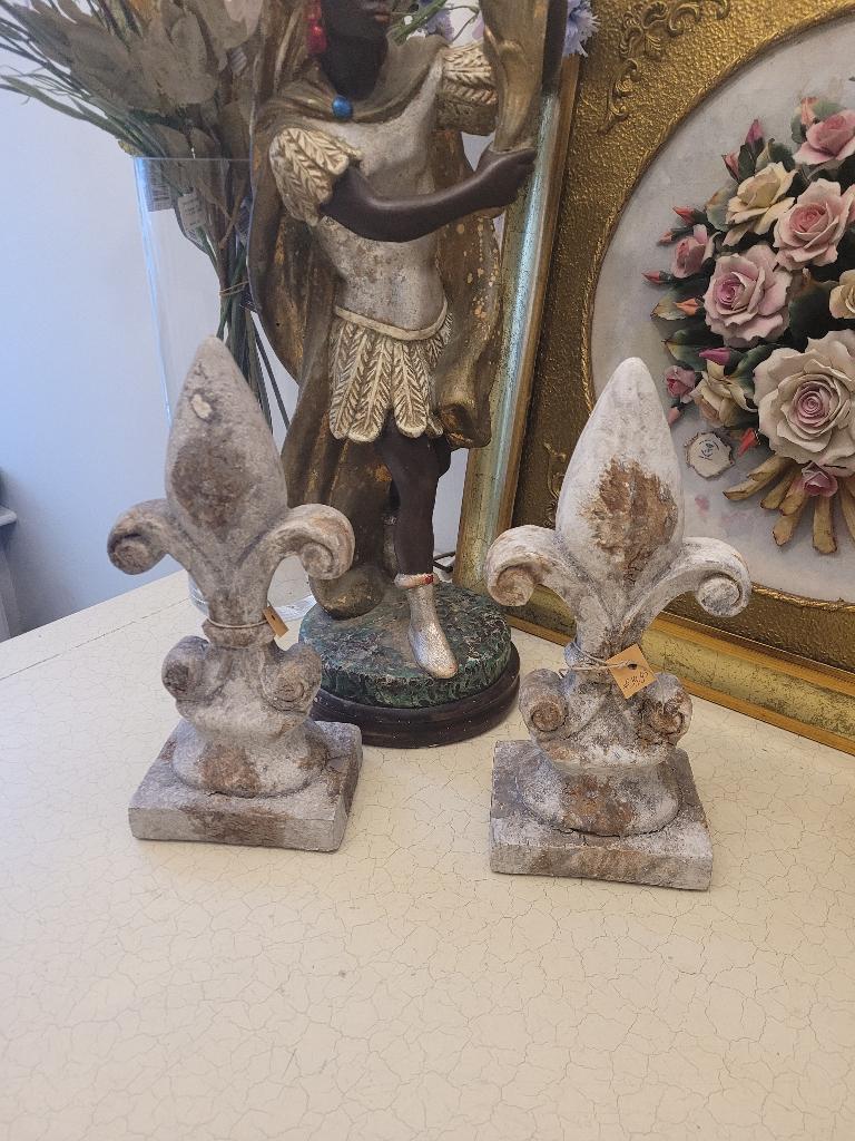 Franse lelies old look steen per stuk 14,95 hoogte 32 cm, Heikant 21 Kaatsheuvel, Meerkleurig, Belle Vieille Brocante, Nieuw