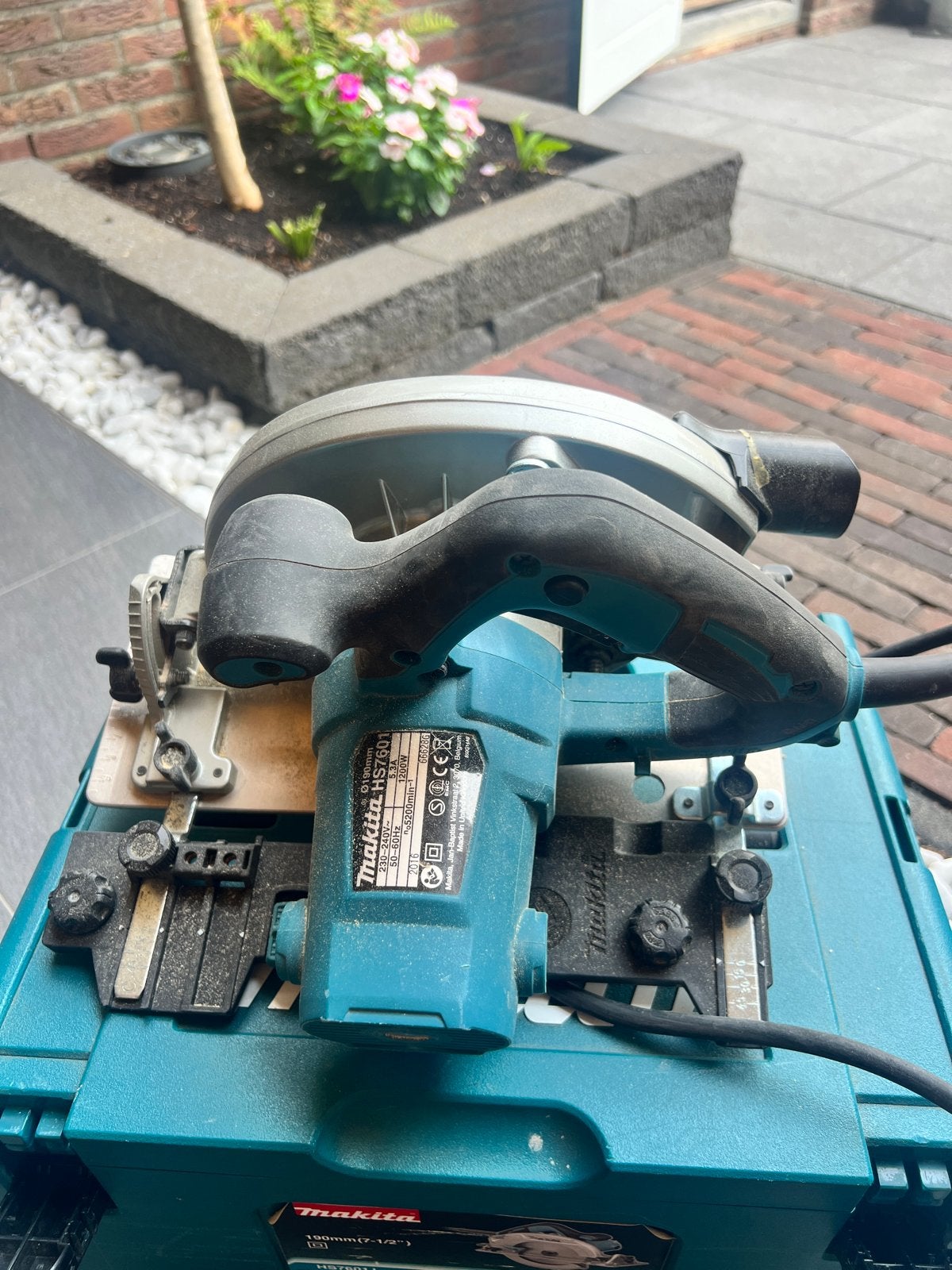 Makita HS7601J Cirkelzaag met koffer - Gebruikt, Doe-het-zelf en Verbouw, Gebruikt, Cirkelzaag, 70 mm of meer, Ophalen of Verzenden