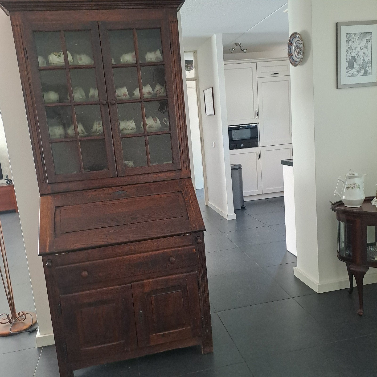 Antiek secretaire met vitrinekast, Ophalen