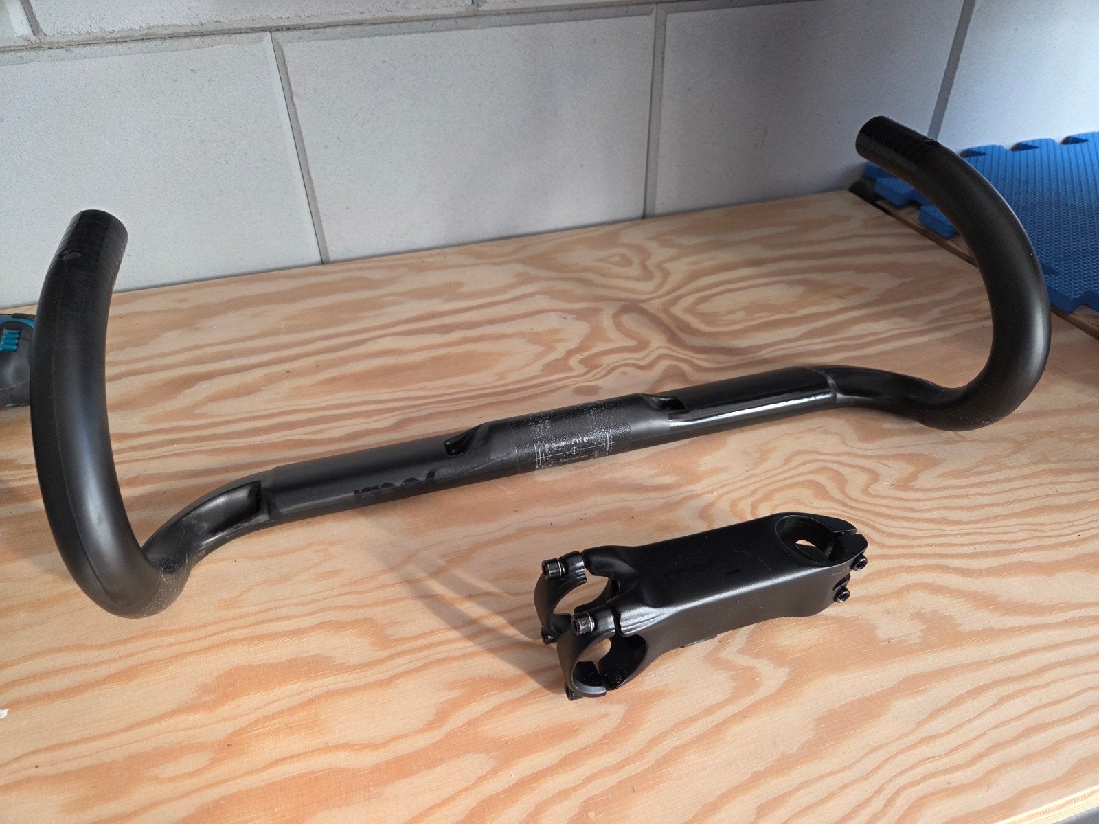 Deda Superzero RS + Superbox stuurpen, Fietsen en Brommers, Fietsonderdelen, Stuur, Ophalen of Verzenden, Zo goed als nieuw, Carbon