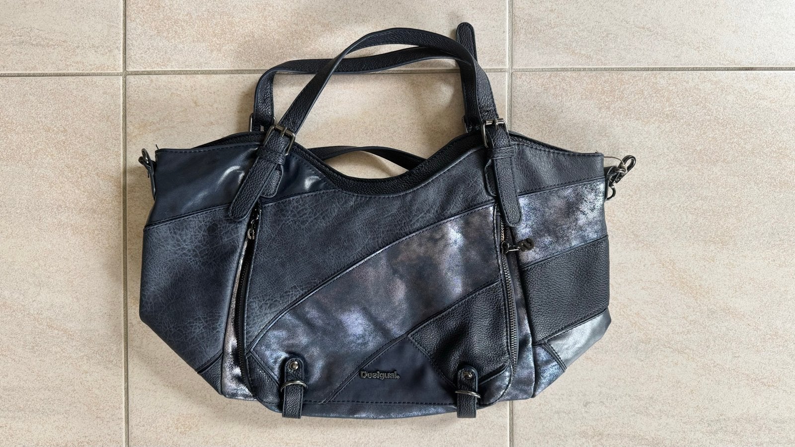Desigual Handtas - Stijlvol en Ruim, Sieraden, Tassen en Uiterlijk, Tassen | Damestassen, Ophalen of Verzenden, Gebruikt, Blauw