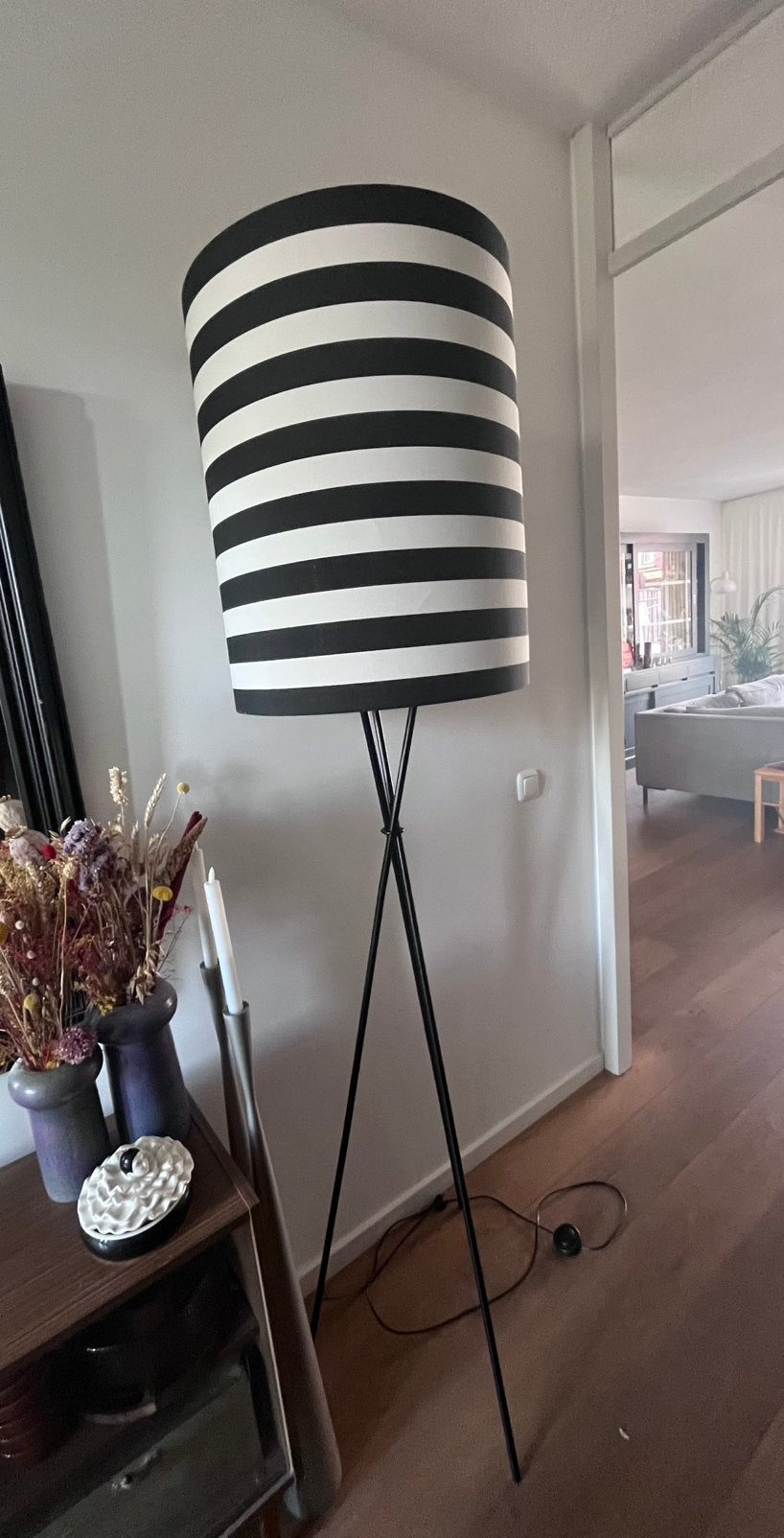RUILEN: vloerlamp met zwart-wit gestreepte kap, Ophalen, Zo goed als nieuw, 150 tot 200 cm