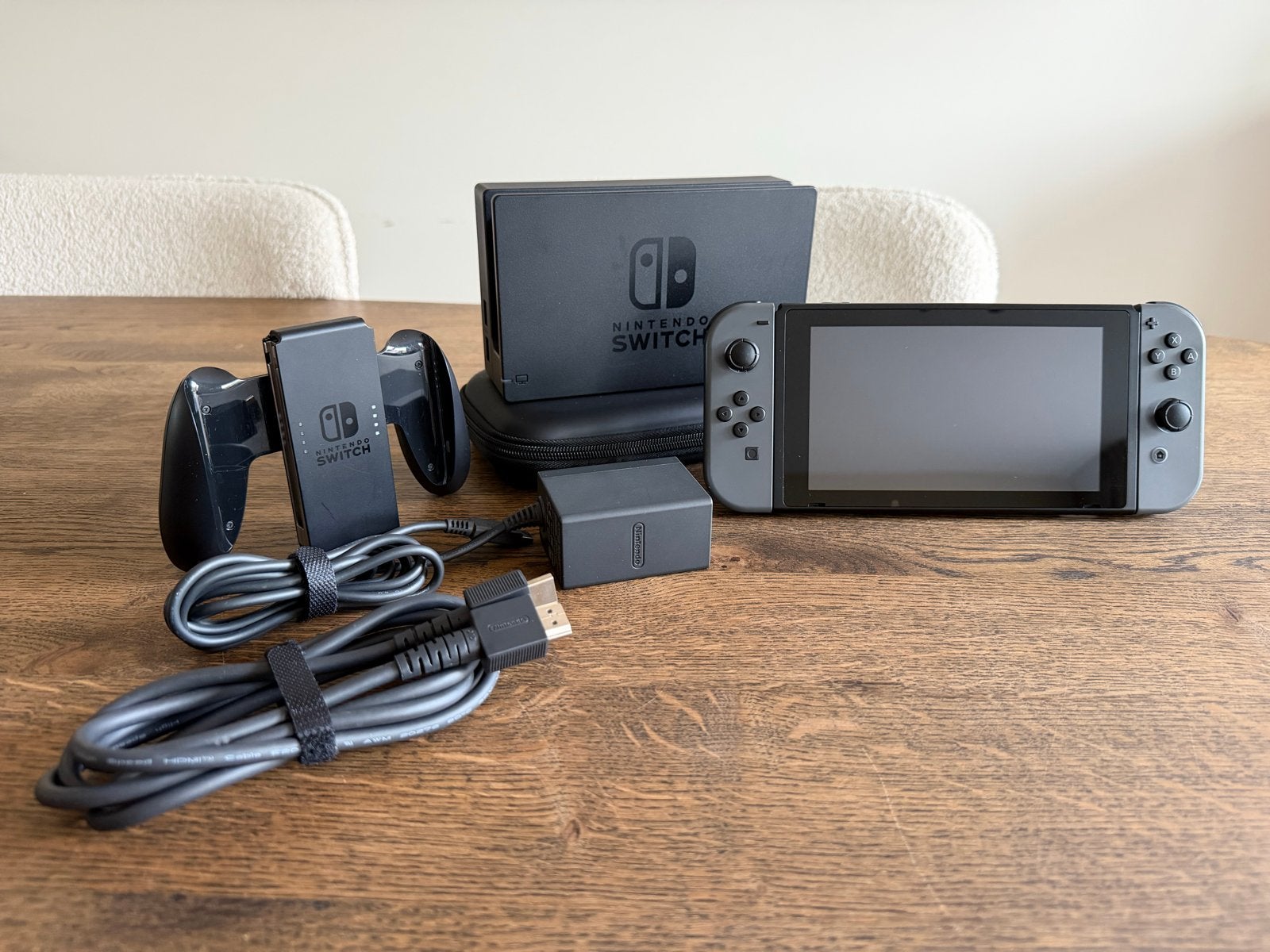 Nintendo Switch set compeet met accessoires, Spelcomputers en Games, Ophalen, Zo goed als nieuw, Met 1 controller, Switch 2019 Upgrade