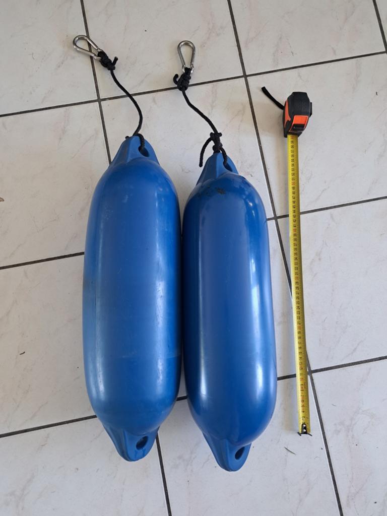 2 stootwillen fenders blauw, Watersport en Boten, Ophalen of Verzenden, Overige typen