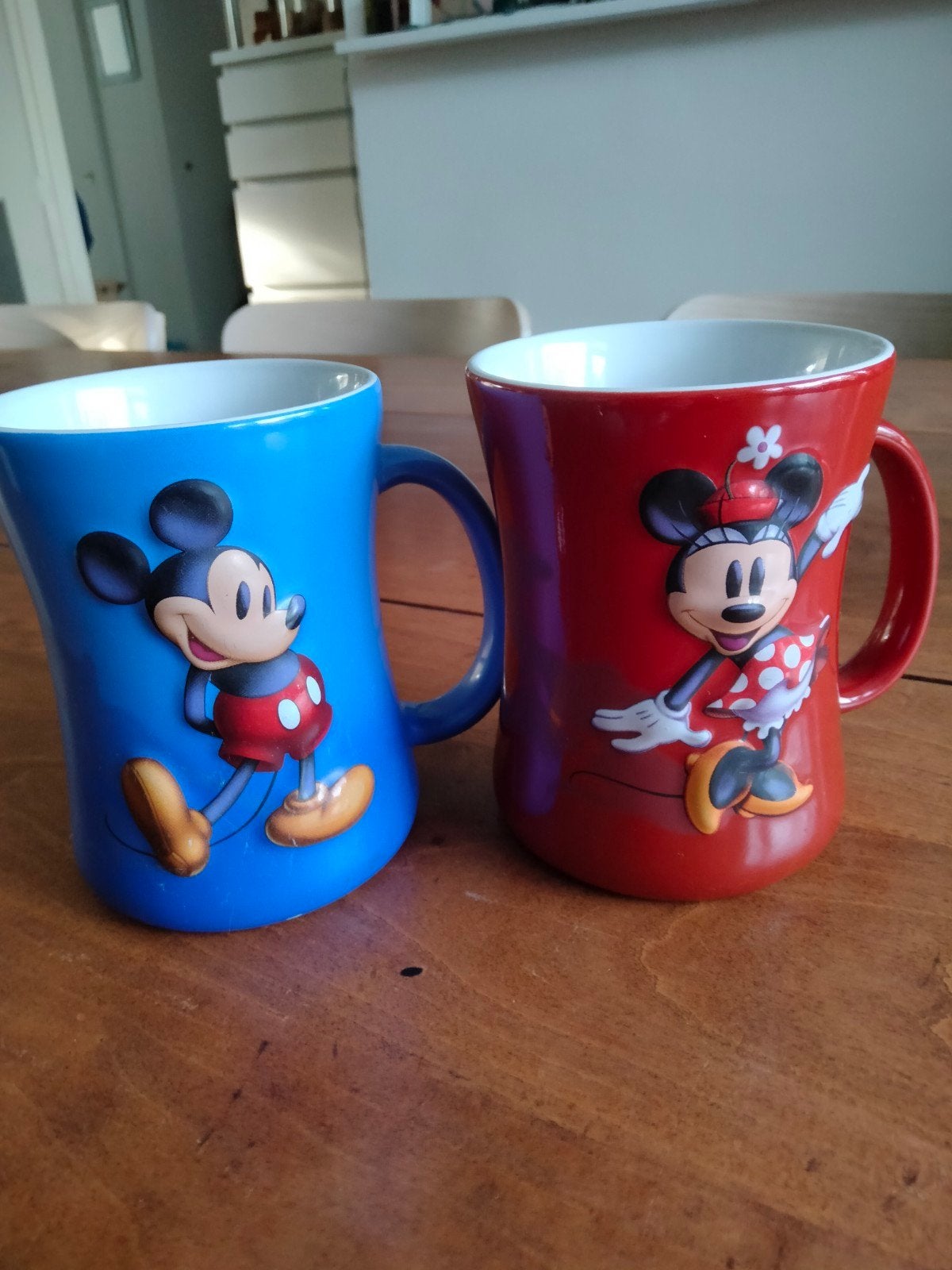 Disney mokken Mickey en Minnie Mouse - Disneyland Parijs, Ophalen of Verzenden, Mickey Mouse, Zo goed als nieuw, Servies