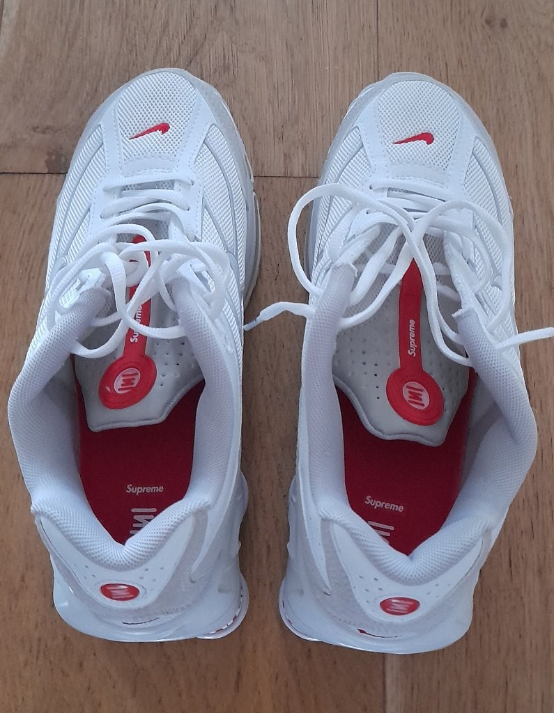 Nike shox Supreme EU 44, Nike, Nieuw, Ophalen of Verzenden, Wit