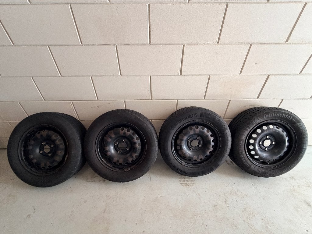 4x VW up! 14 inch stalen velgen + Continental zomerbanden, Auto-onderdelen, Ophalen, 14 inch, Gebruikt, 175 mm