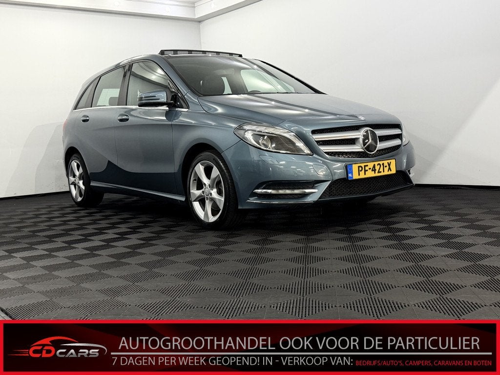 Mercedes-Benz B-Klasse 180 CDI Ambition Panoramadak, Leder,, Auto's, Mercedes-Benz, Voorwielaandrijving, Euro 5, Gebruikt, 4 cilinders