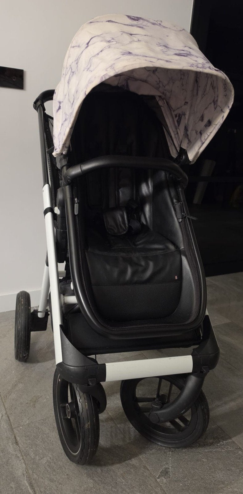 Dubatti One Kinderwagen Marmer Look met Accessoires, Kinderen en Baby's, Kinderwagens en Combinaties, Ophalen, Kinderwagen, Overige merken