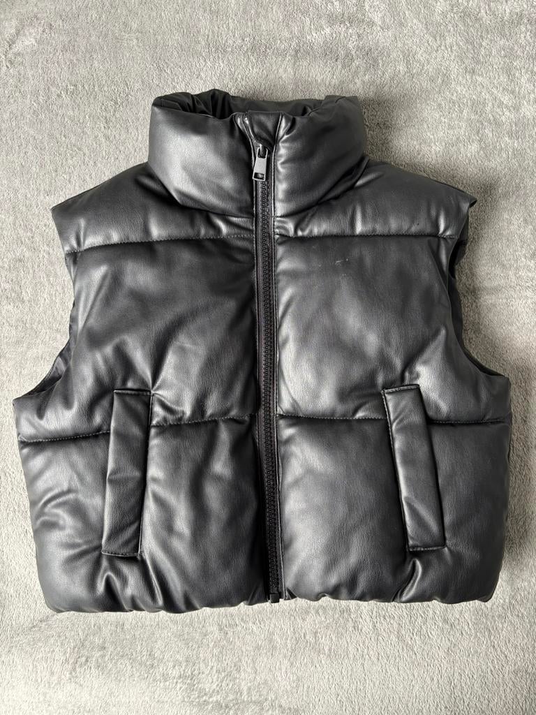 Zwarte gewatteerde bodywarmer van Primark, Ophalen of Verzenden, Zo goed als nieuw, Meisje, Trui of Vest