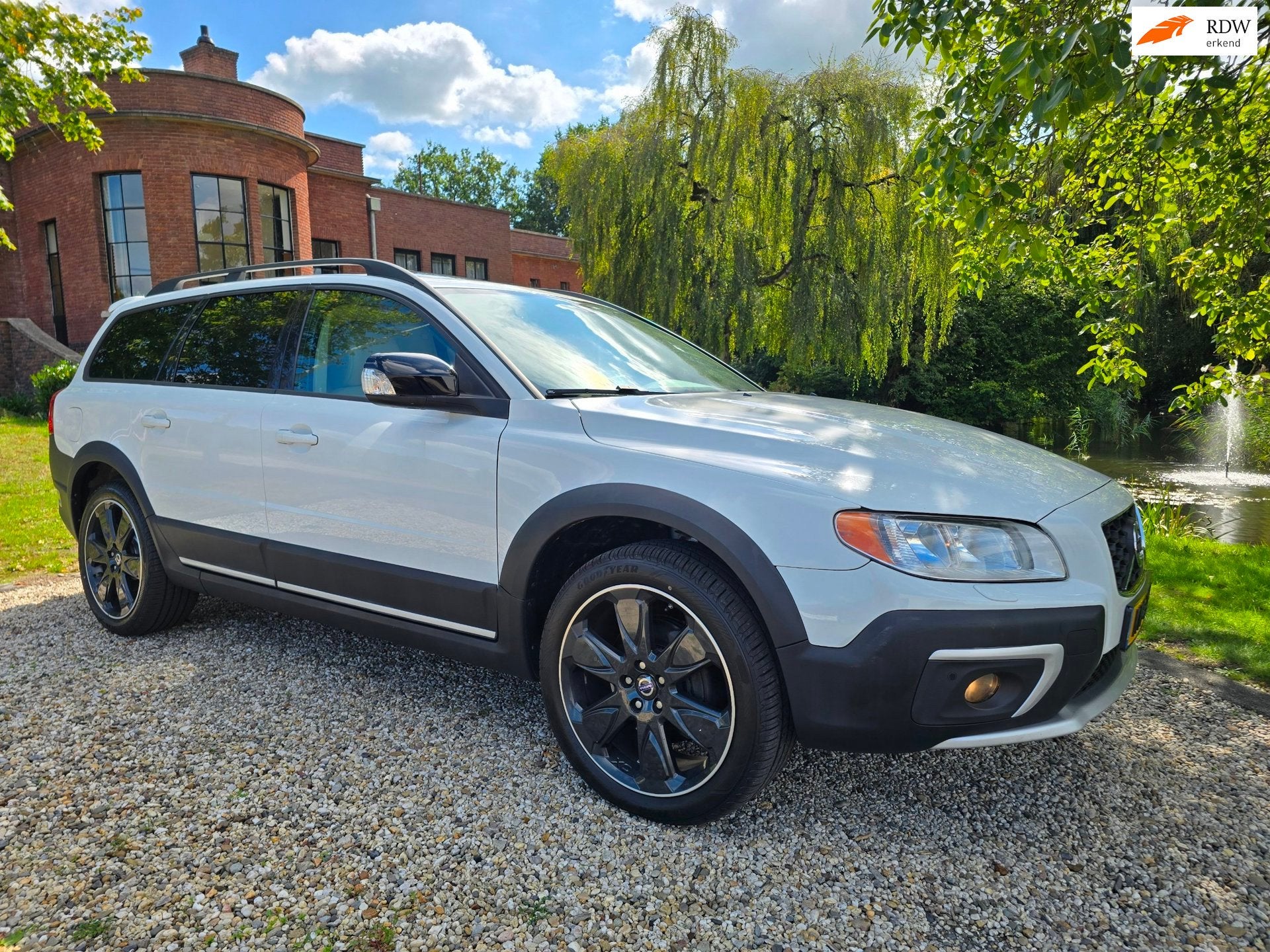 Volvo XC70 3.2 Summum AUT/leer/DAK/trekhaak, Automaat, 238 pk, XC70, Wit