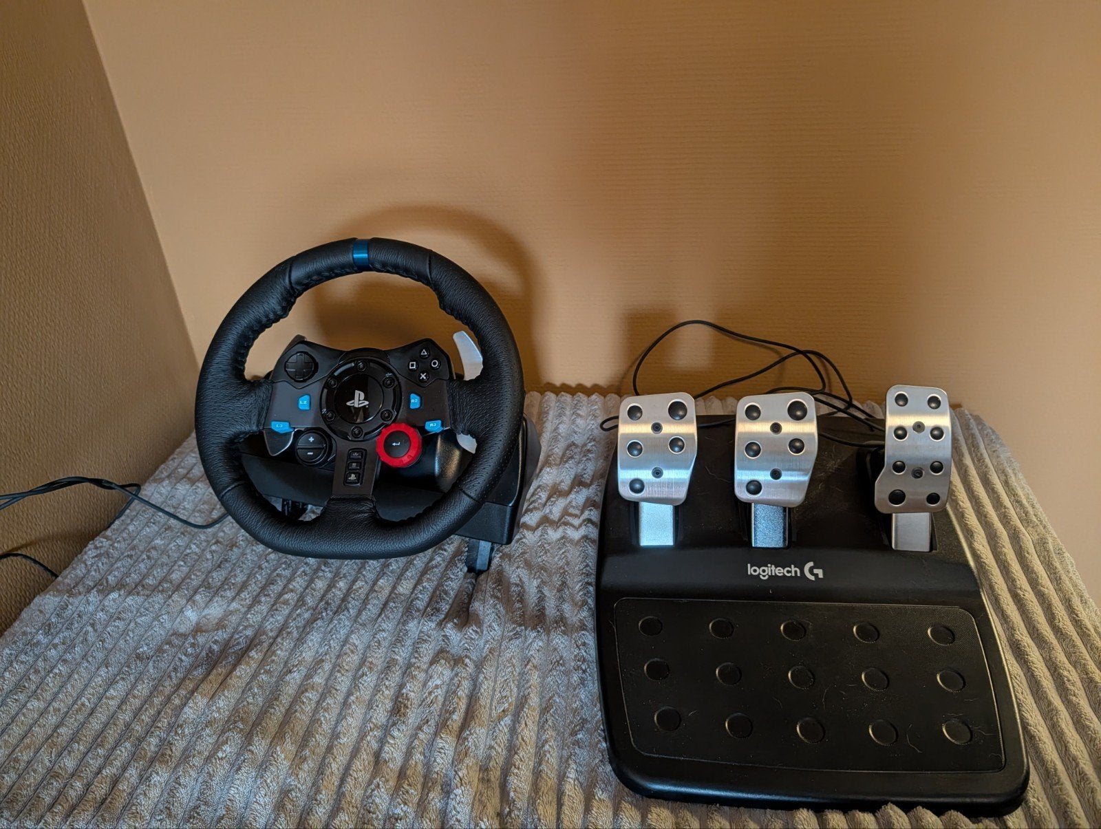 Logitech G29 racestuur met pedalen, Racestuur, Force feedback, Ophalen of Verzenden, Zo goed als nieuw