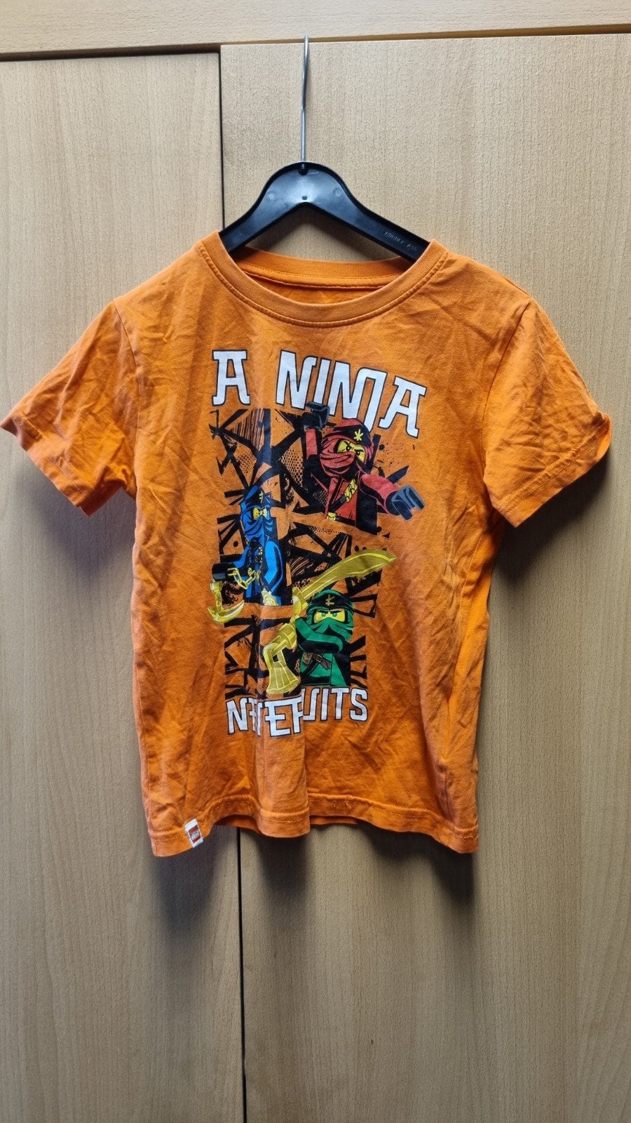 Leuk oranje jongensshirt met Lego Ninjago opdruk, maat 116, Kinderen en Baby's, Kinderkleding | Maat 116, Lego, Gebruikt, Ophalen of Verzenden