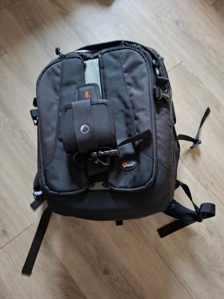 Lowepro Vertex 100 AW Fotorugzak - Ruim & Compleet, Ophalen of Verzenden, Zo goed als nieuw, Rugtas, Lowepro