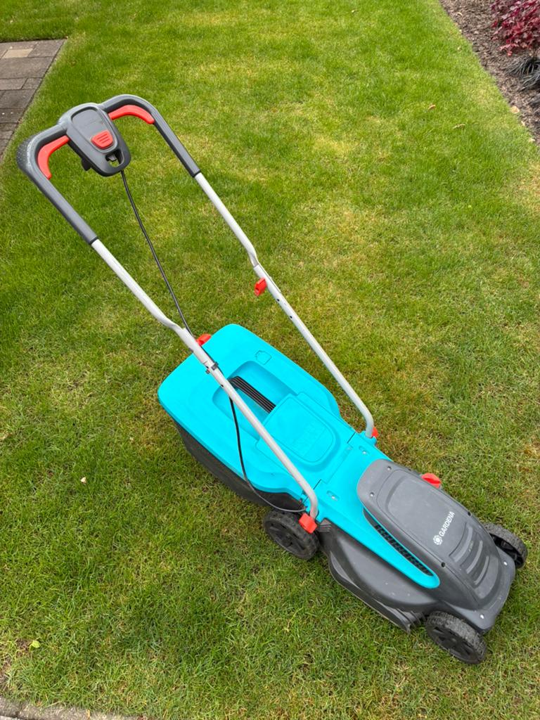 Gardena elektrische grasmaaier, 30L opvangbak, Tuin en Terras, Grasmaaiers, Ophalen, Cirkelmaaier, Gebruikt, Elektrische grasmaaier