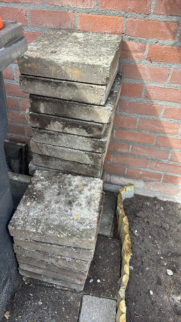 Tuintegels gratis. 19 stuks, Ophalen, Zo goed als nieuw, Beton, Terrastegels