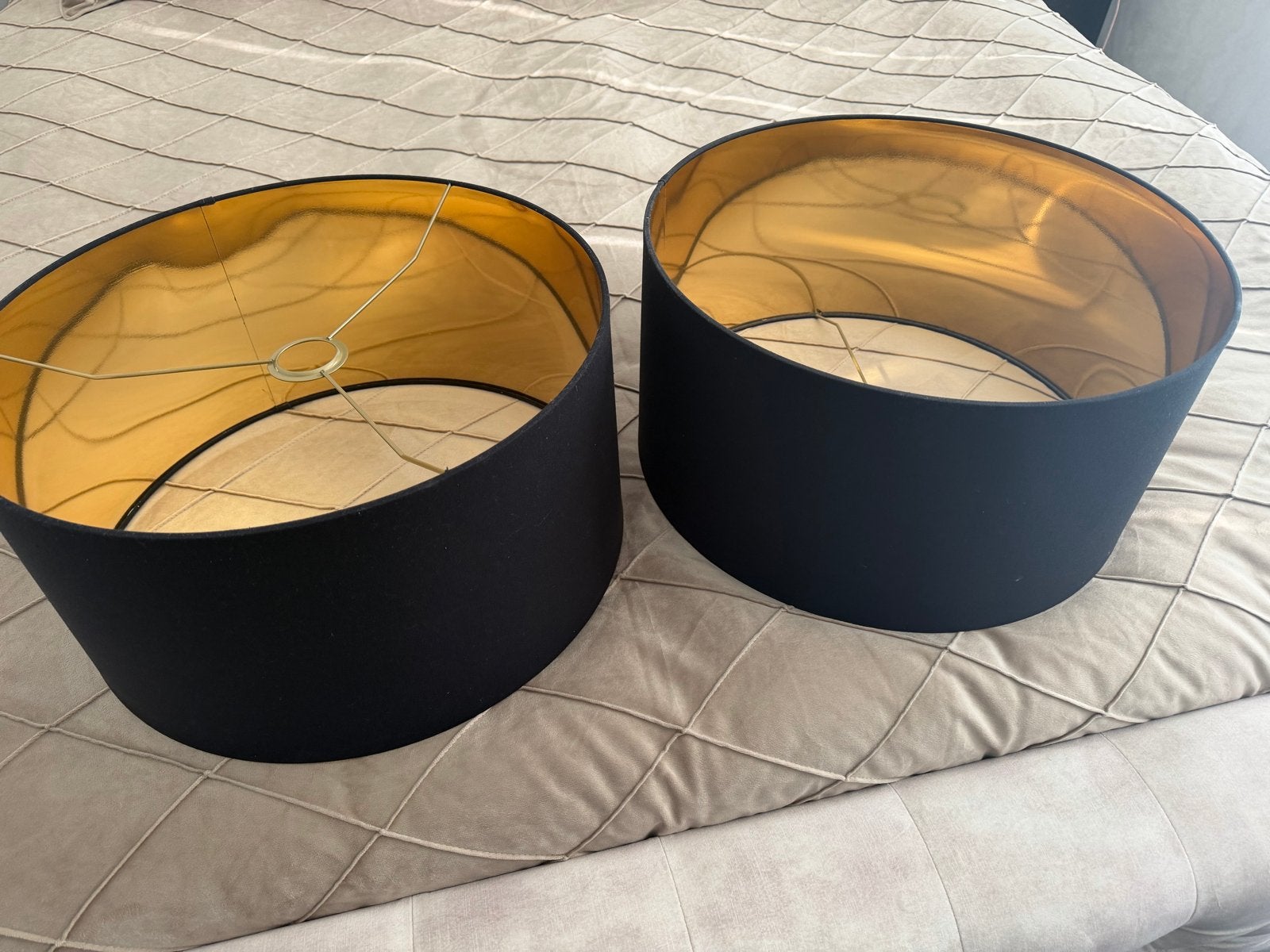 2 Zwarte lampenkappen met gouden binnenkant - Ø 42 cm, Ophalen, Zwart, Rond, Zo goed als nieuw