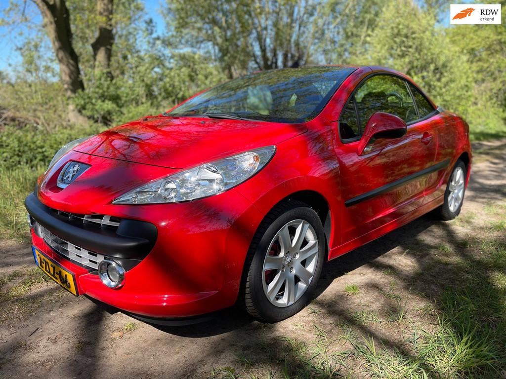 Peugeot 207 CC 1.6 VTi Cabrio/ Stoelverw/P. sensor/Airco/NET, Auto's, Peugeot, Voorwielaandrijving, Gebruikt, Zwart, 4 cilinders
