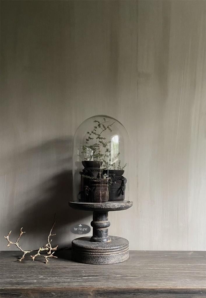 Stolp op oud houten voet L glazen hout glas stoer landelijk