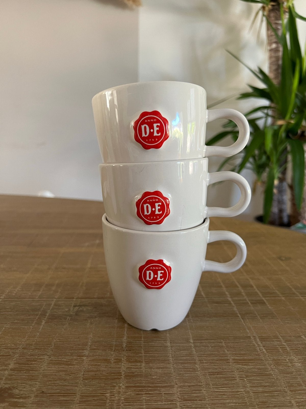 Set van 3 Douwe Egberts en My Fair Lady mokken, Ophalen, Gebruikt, Steen/keramiek, Wit