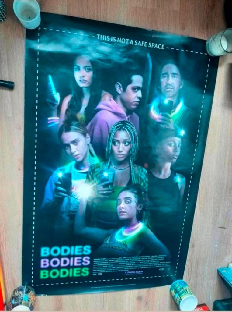Bodies Bodies Bodies horror A24 bioscoopposter, Deurposter of groter, Ophalen of Verzenden, Film en Tv, Rechthoekig Staand