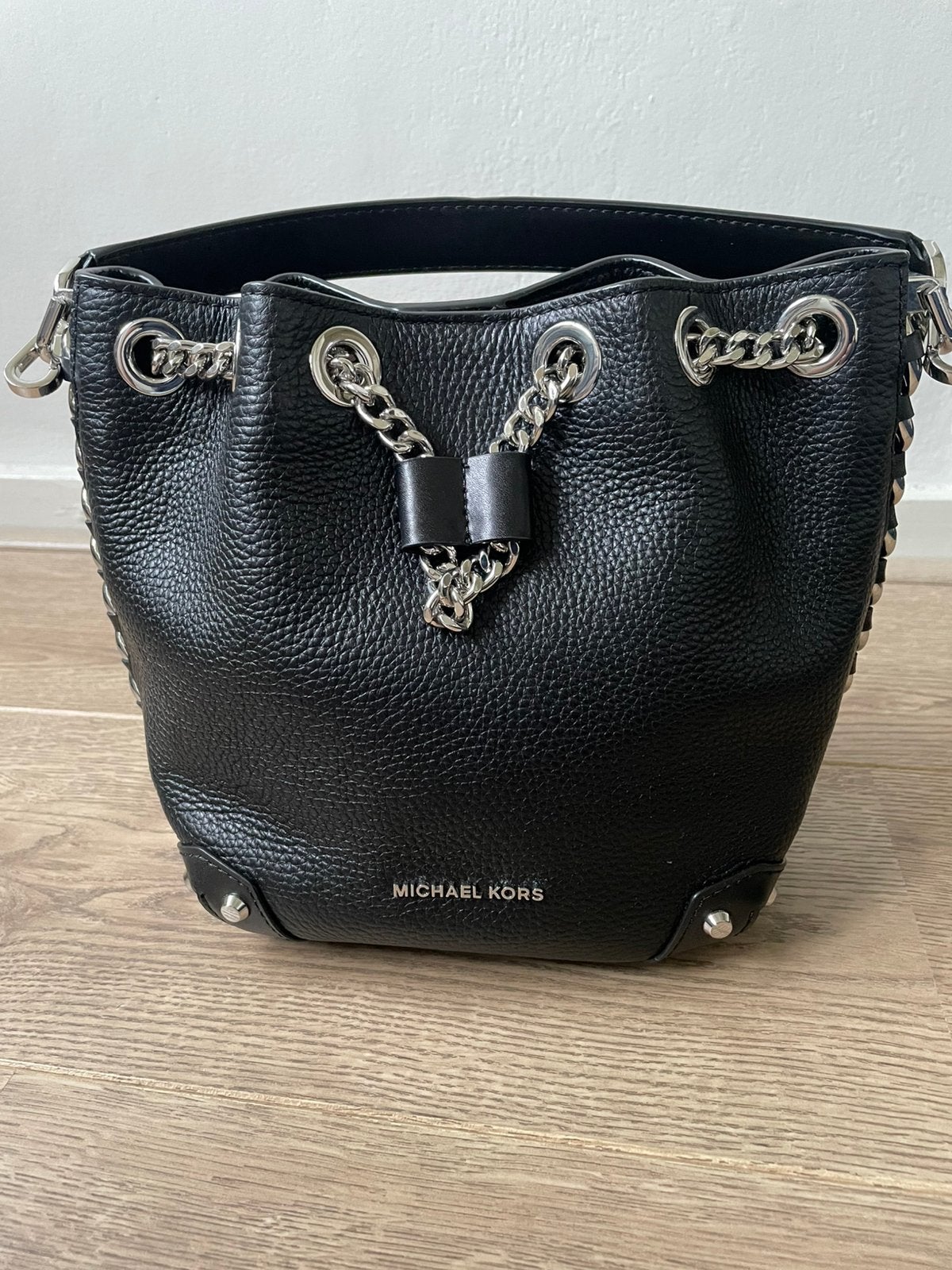Michael kors tas bucket bag zwart nieuw, Verzenden, Zo goed als nieuw, Zwart, Handtas