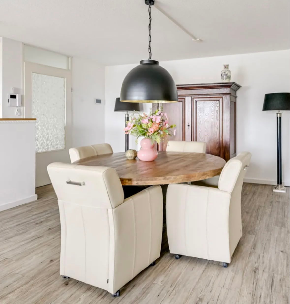 Eettafel hout als nieuw, Ophalen, Zo goed als nieuw, 4 tot 6 stoelen
