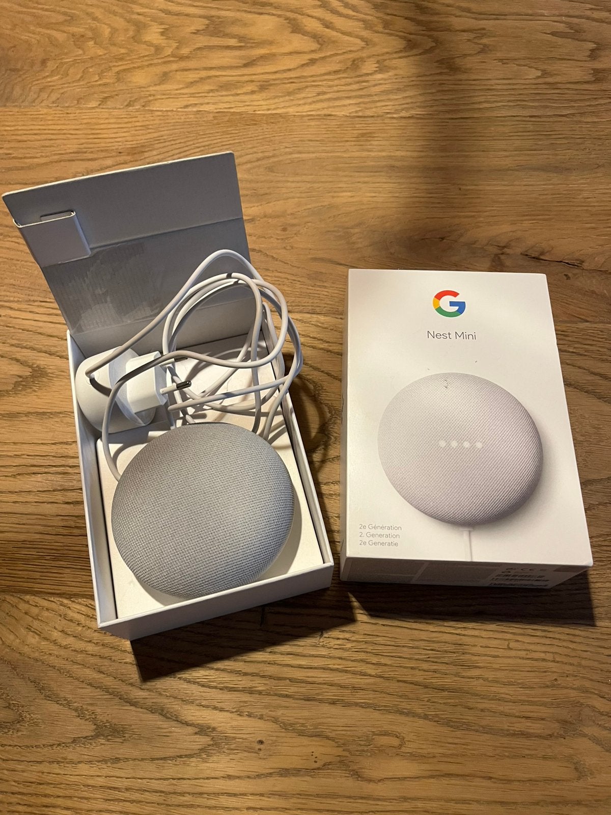 Google nest mini 2e generatie wit, Ophalen of Verzenden, Zo goed als nieuw