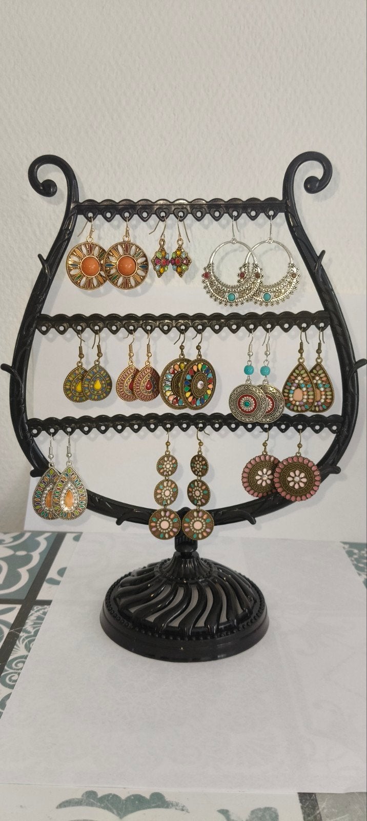 Partij nieuwe oorbellen + display – 11 paar, diverse stijlen, Overige materialen, Hangers, Onbekend, Nieuw