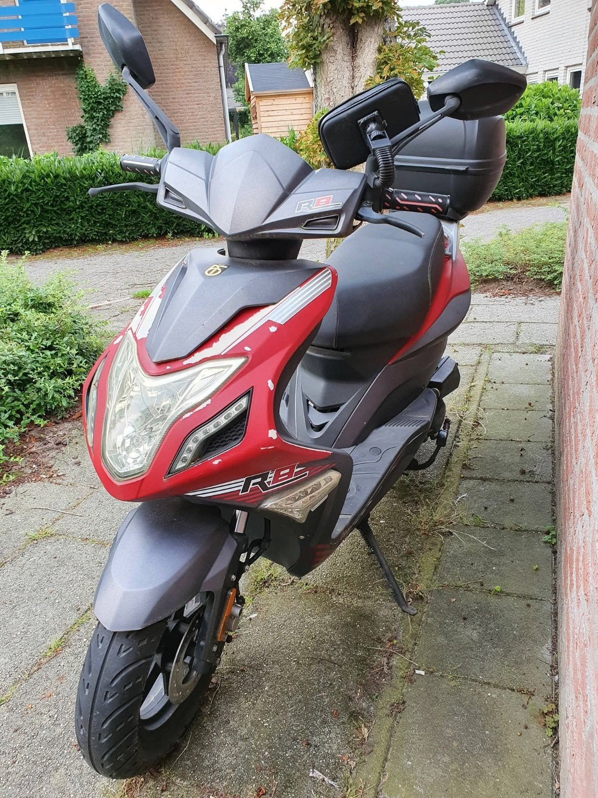 Rode BTC R8 snor scooter met topkoffer, Fietsen en Brommers, Ophalen, Gebruikt, Overige typen, Overige merken