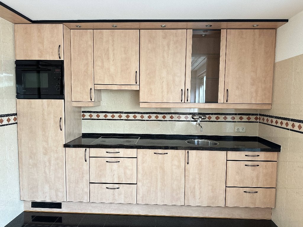 Keuken incl apparatuur, Ophalen, Graniet of Steen, Enkelwandige keuken, Zo goed als nieuw