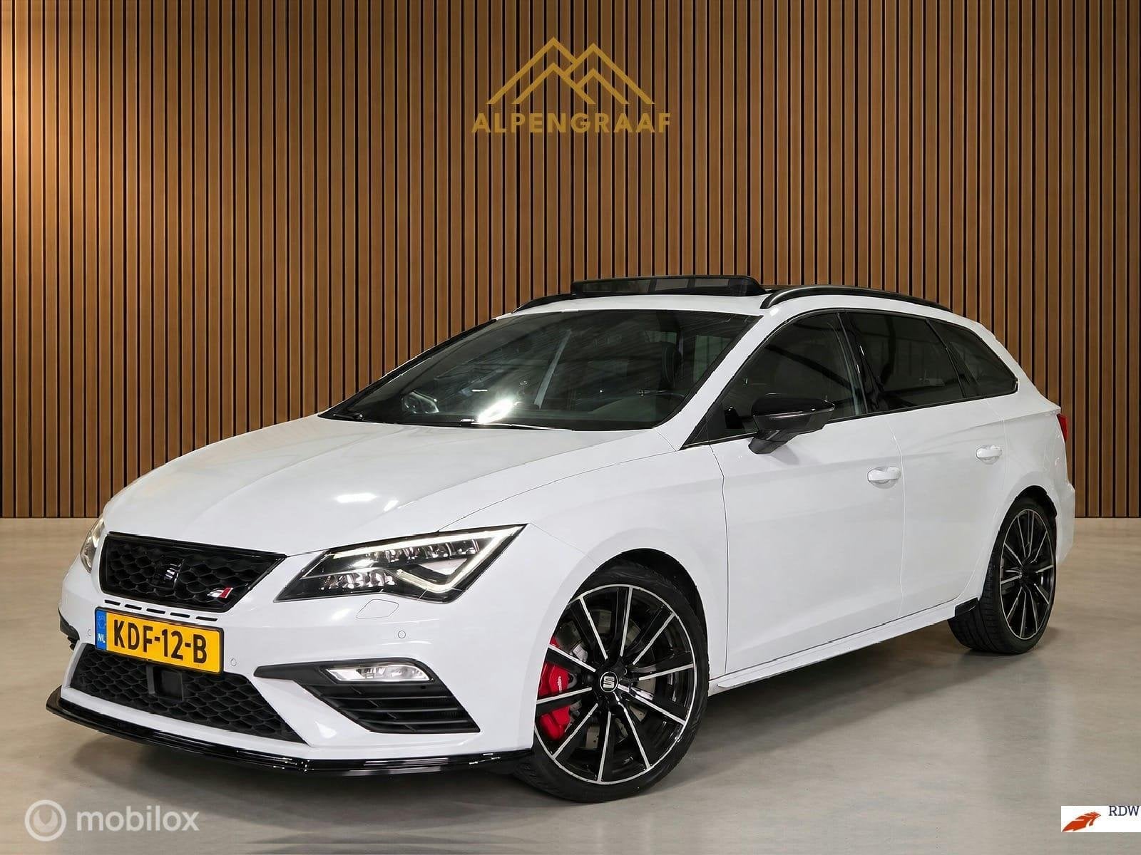 Seat Leon ST 2.0 TSI CUPRA 300 |PANO|CARPLAY|Brembo|Dealer o, Auto's, Dealer onderhouden, 15 km/l, Gebruikt, 4 cilinders