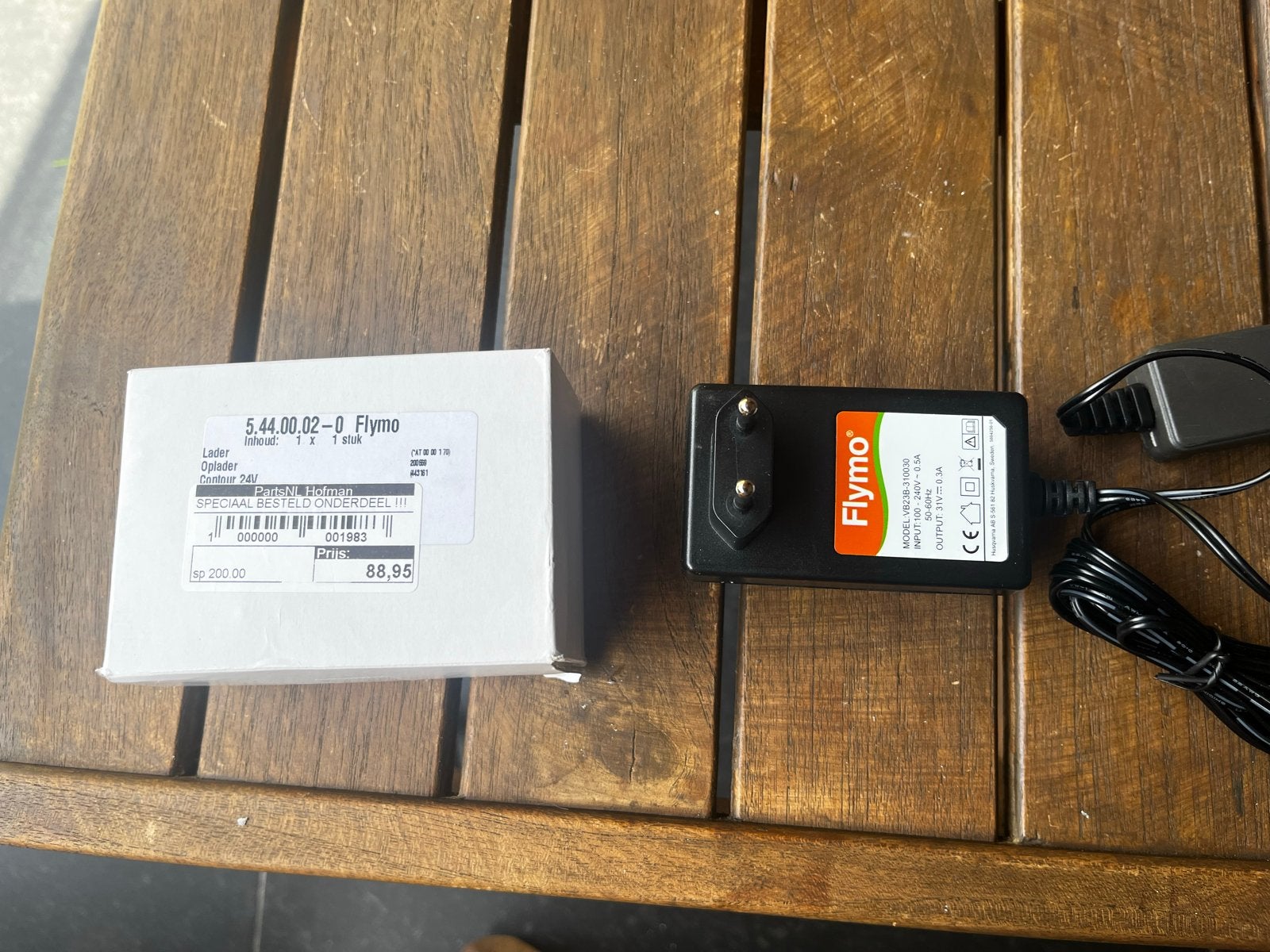 Oplader flymo 24V( input) 31V ( output), Ophalen of Verzenden, Elektrisch