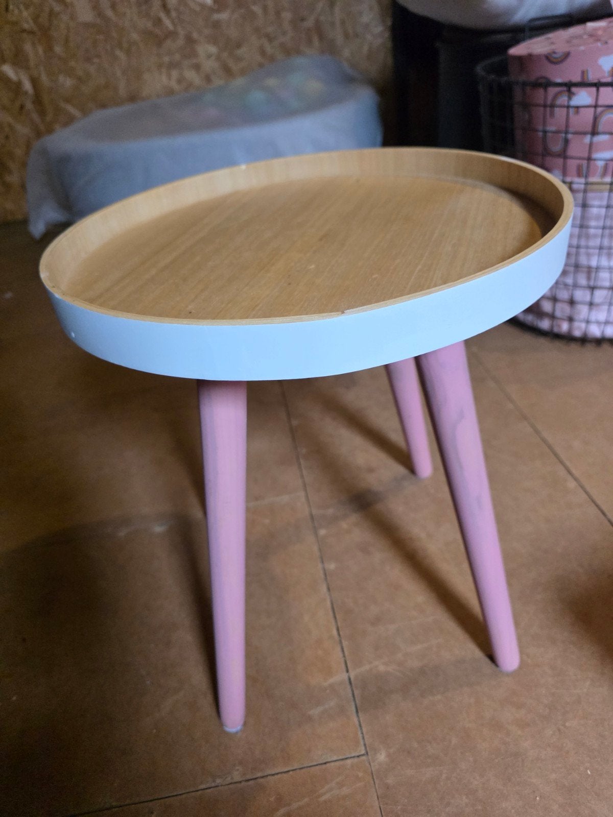 Leuk bijzettafeltje voor kinderkamer - roze/wit, Huis en Inrichting, Ophalen, Minder dan 45 cm, Minder dan 55 cm, Gebruikt