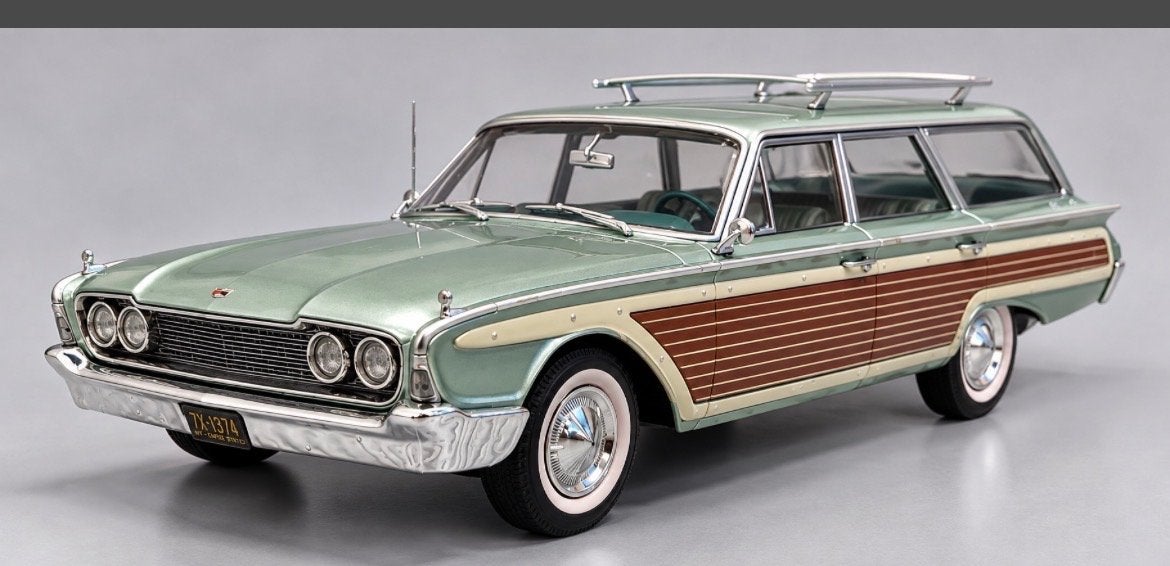 Ford Country Squire 1:18 MCG nieuw in doos, Hobby en Vrije tijd, Ophalen of Verzenden, Nieuw, Auto, Overige merken