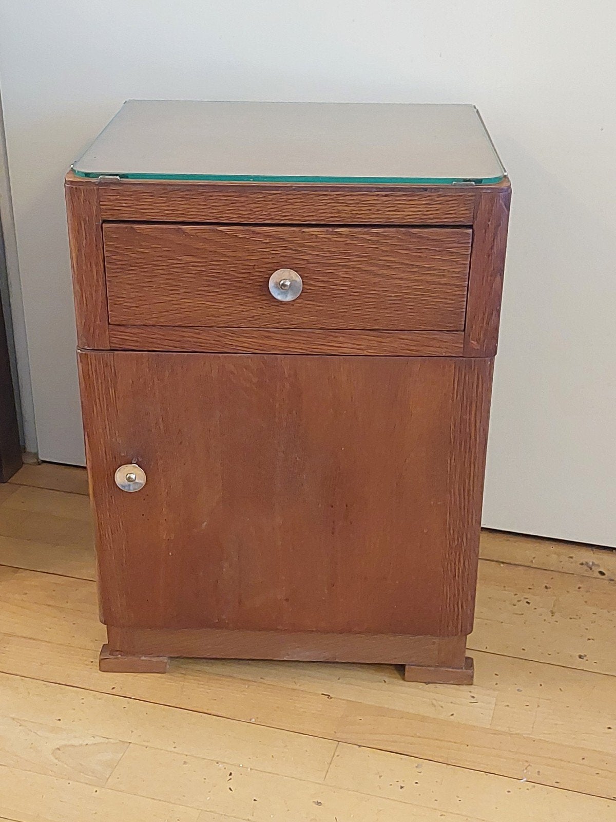 Artdeco nachtkastje, licht eiken., Ophalen