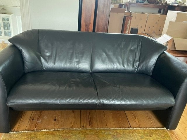 Leolux leren banken, Huis en Inrichting, Banken | Bankstellen, Gebruikt, Rechte bank, Tweepersoons, Minder dan 150 cm, 75 tot 100 cm