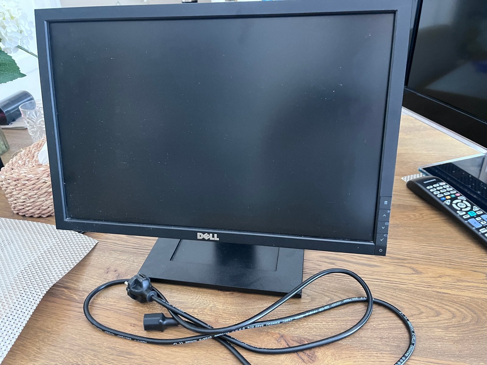 Dell E1910WD Monitor - 19 inch, Computers en Software, Ophalen, Kantelbaar, DVI, 60 Hz of minder