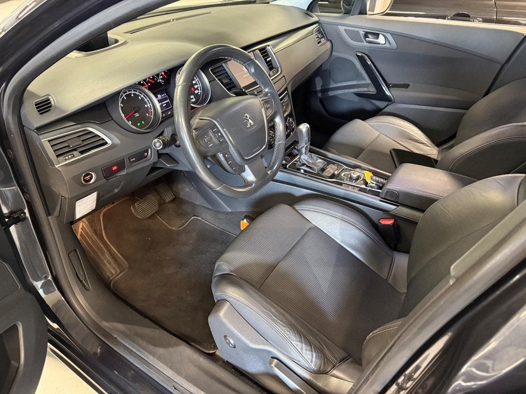 Peugeot 508 1.6T 156PK Allure Automaat|Trekhaak|LED!, Auto's, Peugeot, Euro 5, Gebruikt, Zwart, Leder en Stof