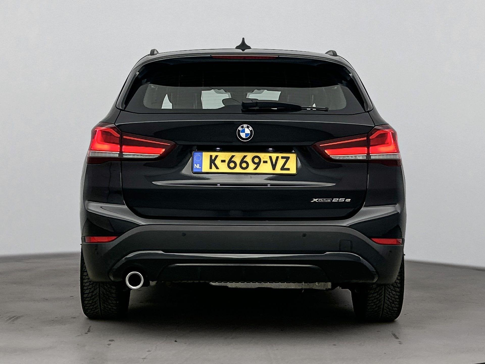Foto 3 van BMW X1 xDrive25e High Executive 220PK | Automaat | Head-Up D
