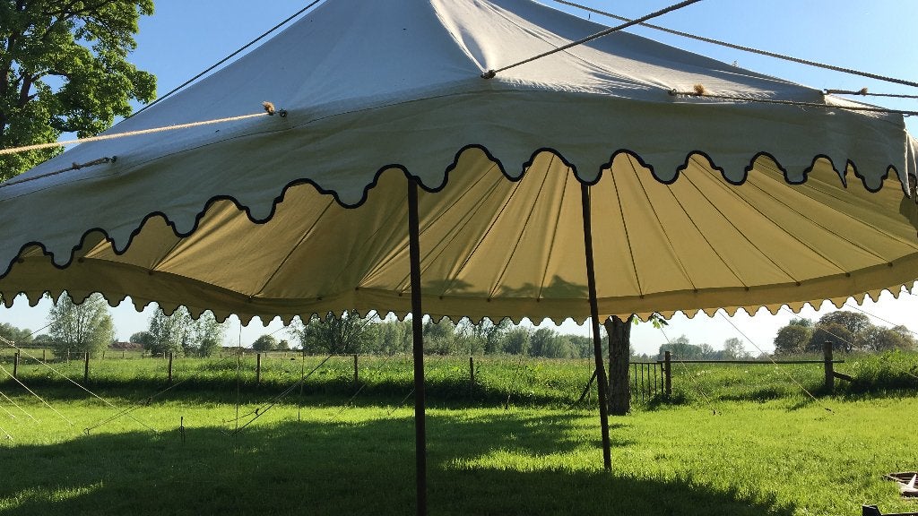 Verhuur – 17e/18e eeuwse tent met losse zijwanden, Tuin en Terras, Verzenden, Overige typen, 6 meter of meer, Zo goed als nieuw