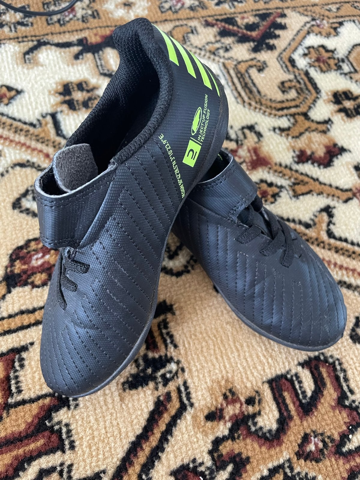 Voetbalschoenen zwart/neon geel - Maat 30, Sport en Fitness, Voetbal, Ophalen, Gebruikt, Schoenen